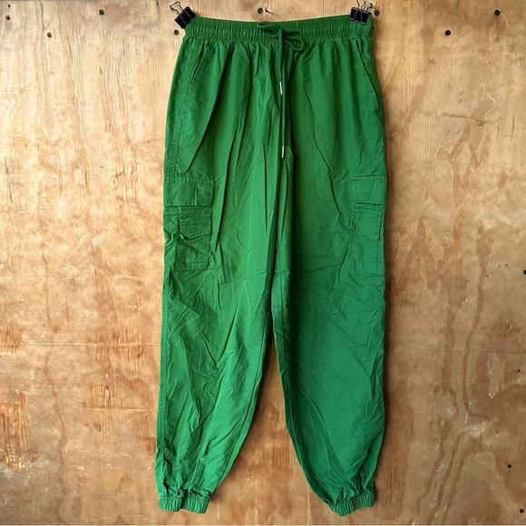 Forever 21 Kelly Green Pull On Cargo Joggers - Picture 1 of 10